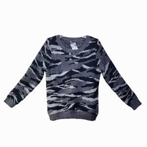 Barefoot Dreams Womens Medium Pullover Sweater Super Soft Cozy Chic Carbon Camo